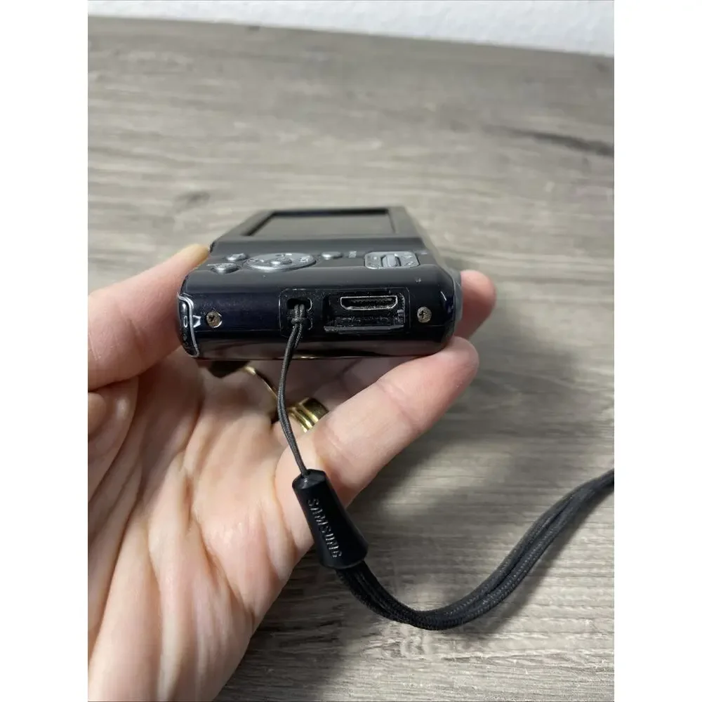 Samsung ES65 10.2MP Black Digital Camera Untested As Is No Charger Y2K Digicam